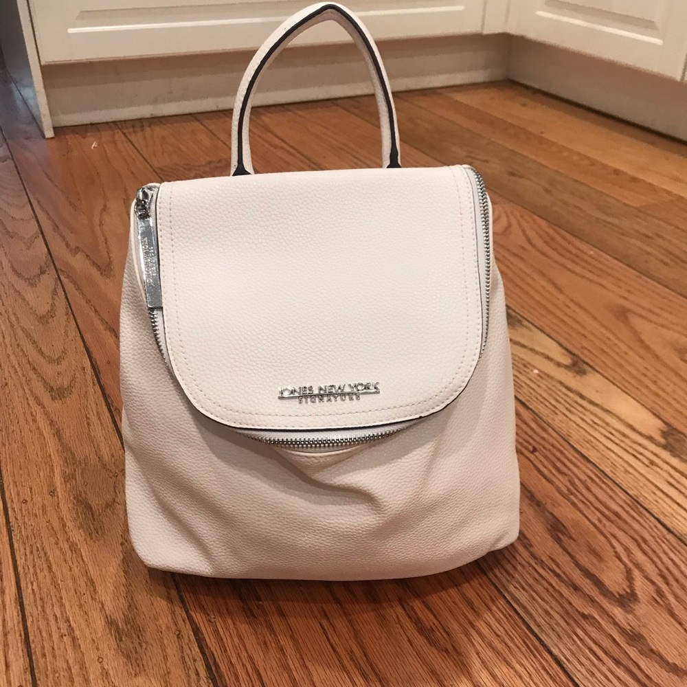 Jones New York zippered backpack purse. NWT